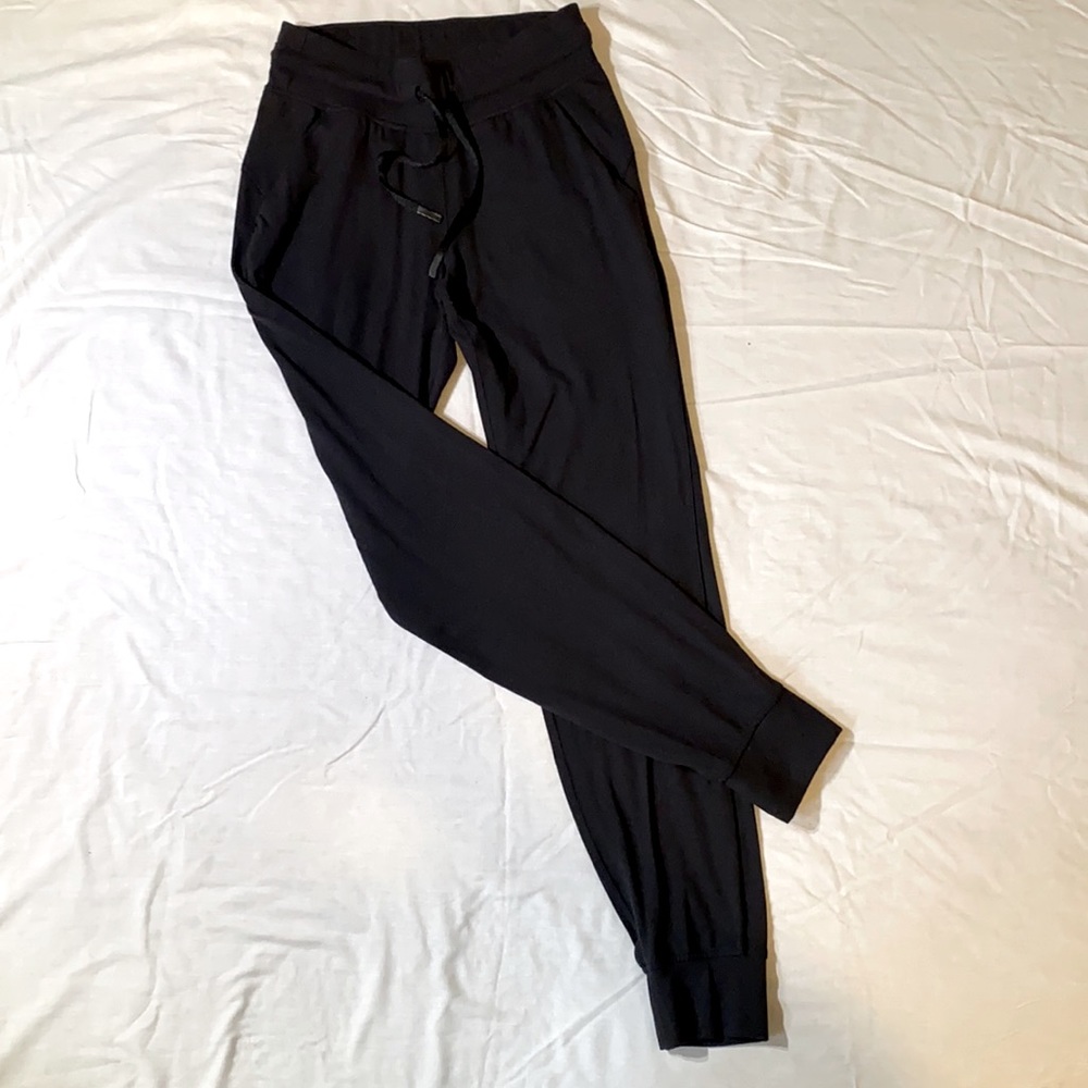 Lululemon dark gray joggers size 4